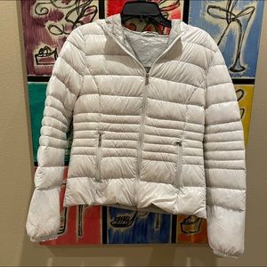 Halifax Traders White Down Puffer Jacket (Medium)